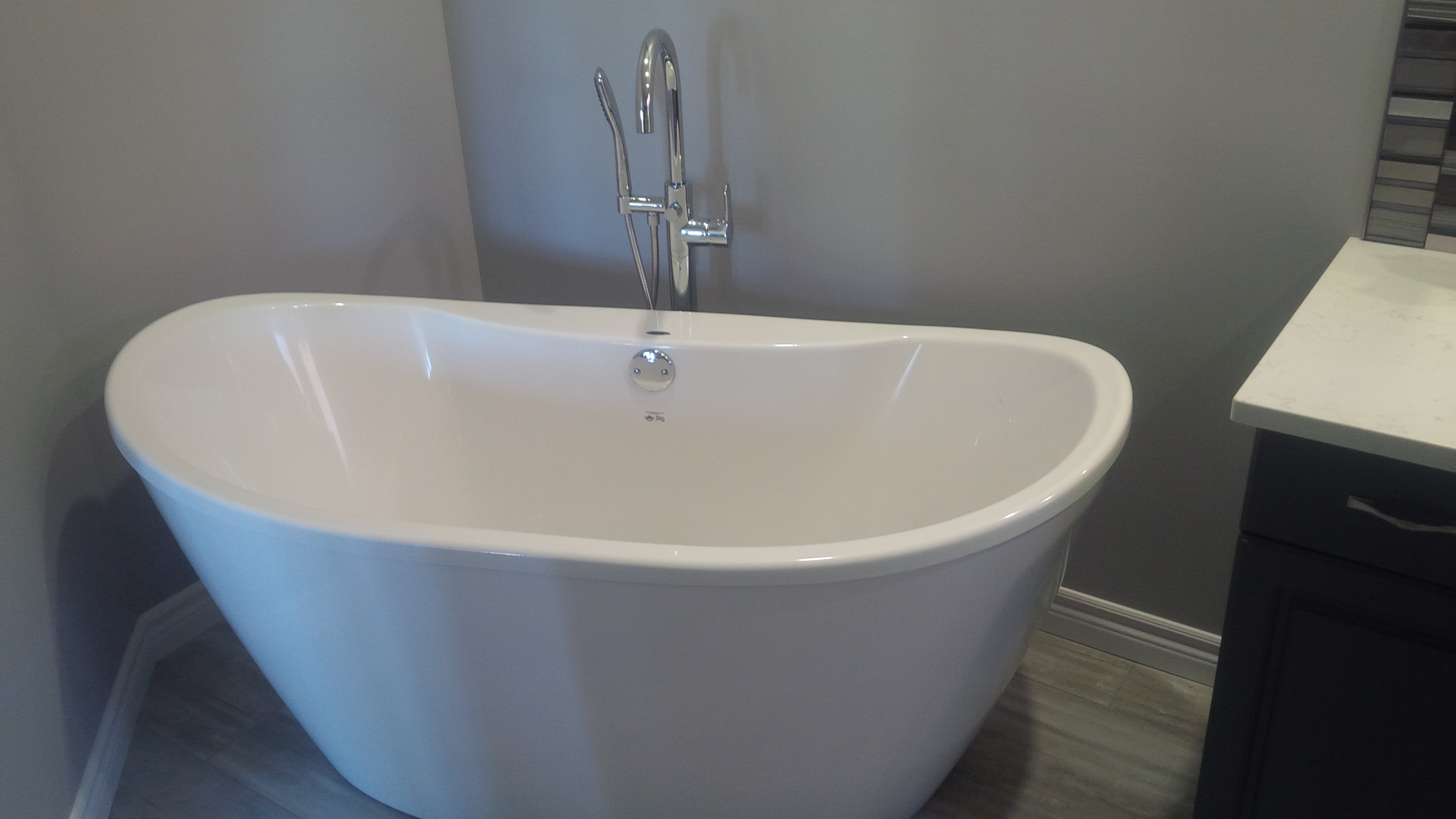 Bathrooms/Bathroom2.jpg